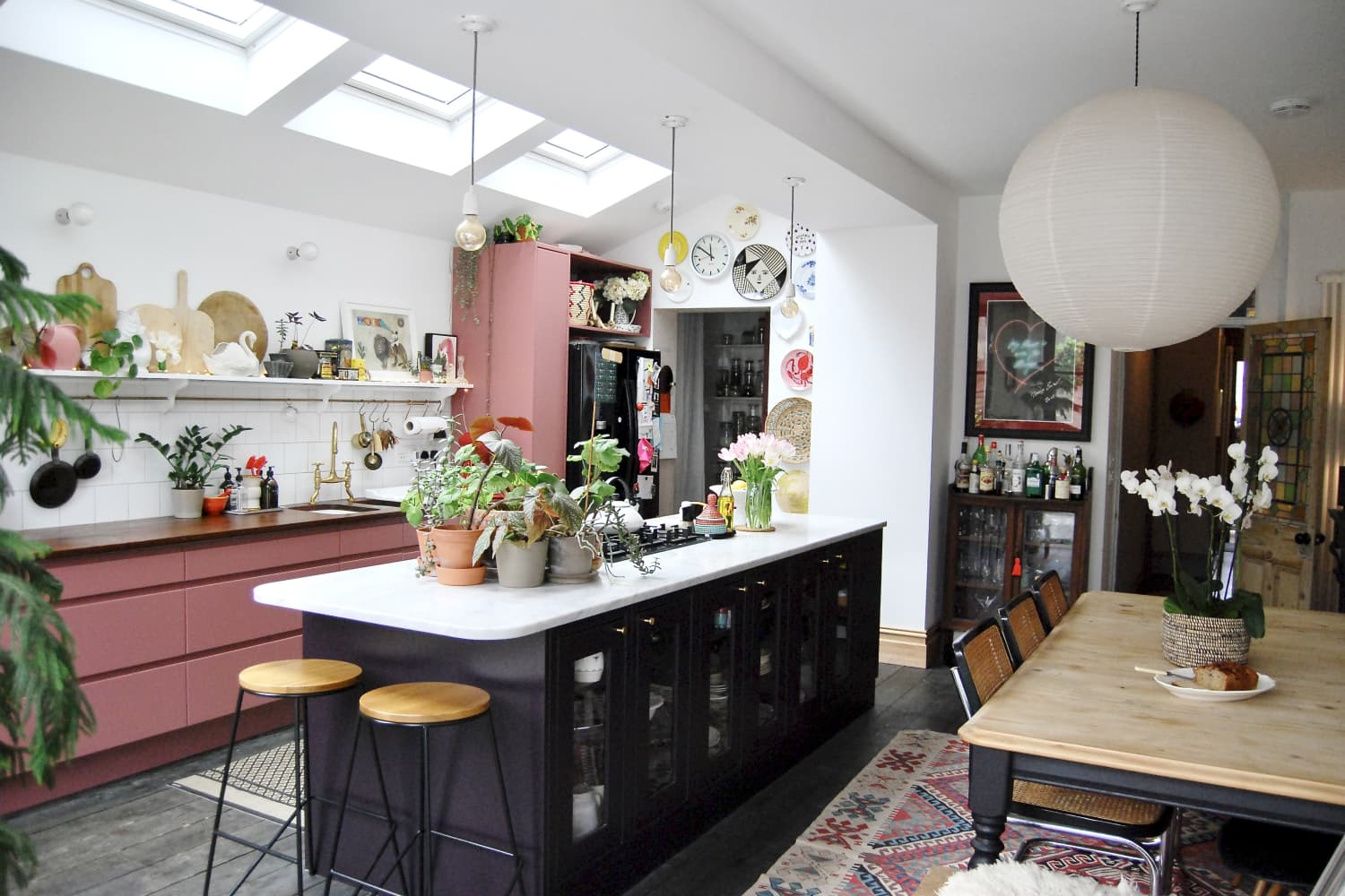 15 Kitchen Lighting Ideas That Go Way Beyond Ceiling Lights | Apartment ...